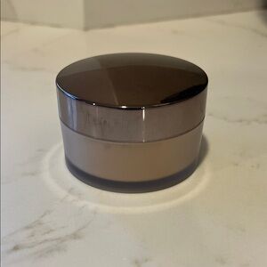 Laura Mercier Translucent Loose Setting Powder with Gold Lid